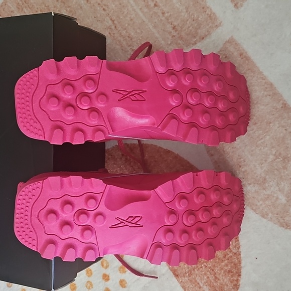 New Reebok Cardi B Classic Leather Junior Sneakers Pink Size 6.5 (Fits Women’s 8 - Picture 7 of 11